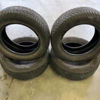 Pneumatici Pirelli Invernali 215/60 R16 99H