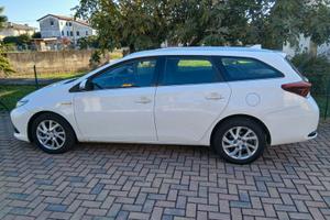Toyota auris touring sports hybrid 1.8