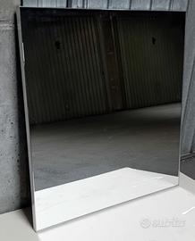 Specchio con cornice metallizzata