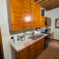 Cucina classica in legno