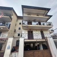 Graziosa Mansarda In Parco Privato Zona Centrale