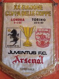 Gagliardetto Juventus Arsenal 1980 coppa coppe