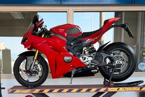 Ducati Panigale v4s 2025