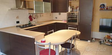 cucina tavolo e sedie