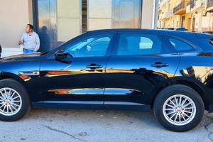Jaguar F-Pace 2018 2.0d Pure AWD 180 CV