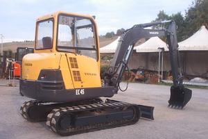 Miniescavatore usato VOLVO EC45