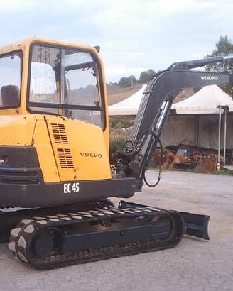 Miniescavatore usato VOLVO EC45