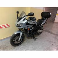 Yamaha fzs fazer 600