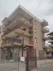 Lentini Ampio 8Vani Con Autorimessa