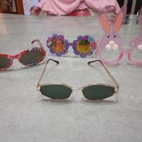 occhiali particolari per bambina ed pupazzetti dis