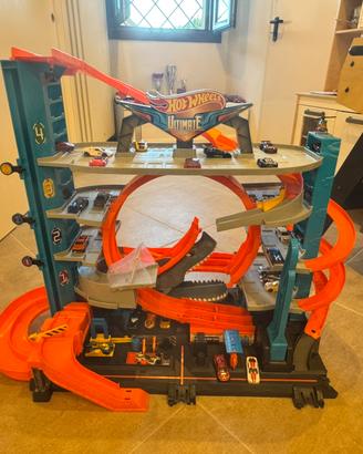 Hot Wheels Ultimate Garage + 36 auto originali
