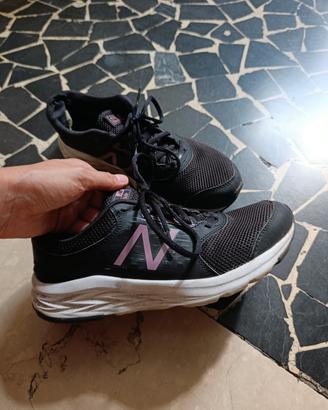 Scrape New Balance Donna usatissime