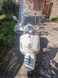 VESPA PIAGGIO 300