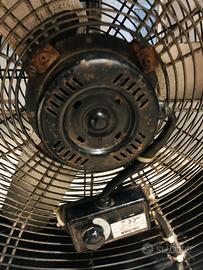 Ventilatore grande da terra
