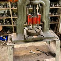 Pressa a mano ( bilanciere )