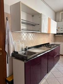 cucina completa di elettrodomestici 