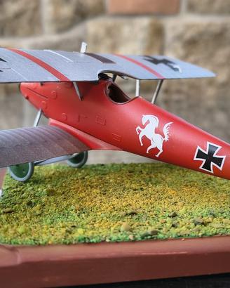 Modellino biplano tedesco Pfalz D iii