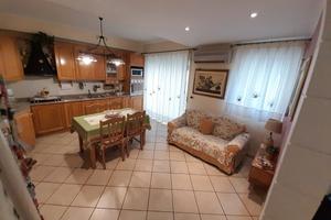 Vendes Appartamento mq. 120 2 bagni ascensorato