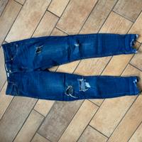 Vestiti, magliette e jeans donna