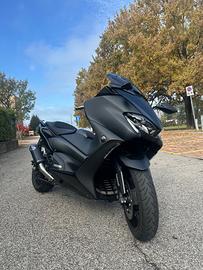 Yamaha T Max 560/anno 2022/pari al nuovo