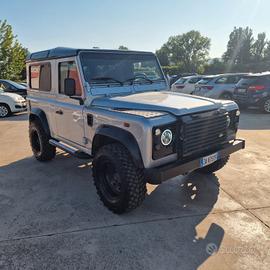 Land Rover Defender 2.5 td5 DA VETRINA 6 POSTI A S