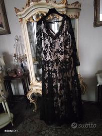 Abito lungo in raso oro e pizzo