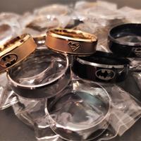 30 Pezzi Anello Uomo Acciaio Inox BATMAN SUPERMAN
