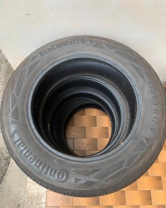 Gomme Continental 215/65 R17 99V