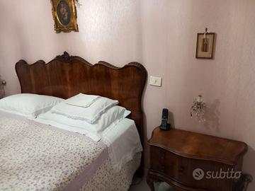 Letto piu' comodini stile chipendal