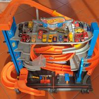 Pista Hot Wheels ultimate garage + 30 macchinine