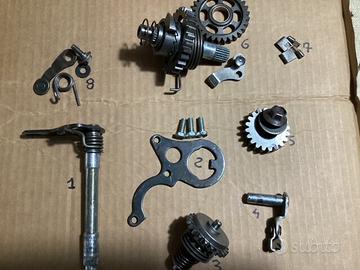 Pezzi cambio motore Honda cr 125 ecc
