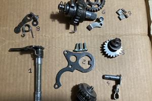 Pezzi cambio motore Honda cr 125 ecc