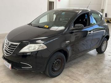 Lancia Ypsilon 0.9 TwinAir 85 CV 5 porte Metano