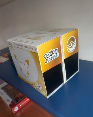 Lotto 30 pokemon ETB e carte sfuse