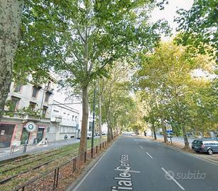 Bilocale Viale certosa con cantina e balcone