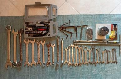 Set chiavi accessorie per moto e auto