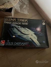 Star Trek Deep Space Nine USS Defiant Model Kit AM