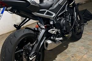 STREET TRIPLE 765 R 2023