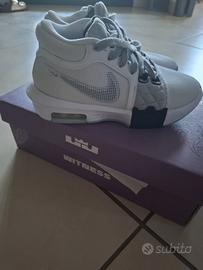Scarpe da Basket Nike Lebron Witness 8 numero 35.5