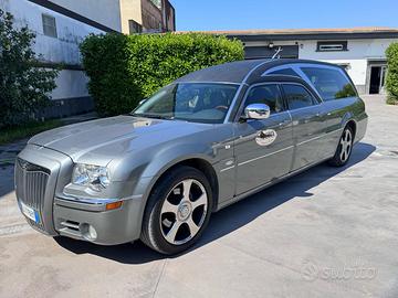 Carro funebre Chrysler