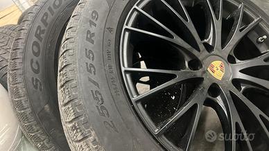 Cerchi porsche cayenne gommati