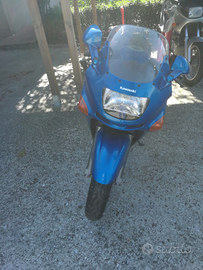 Moto Kawasaki 600 ZZR