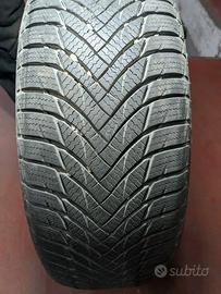 Pneumatici invernali 215 60R16 anno 2024