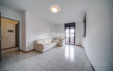 GALLARATE - BILOCALE CON BOX DOPPIO IN CENTRO