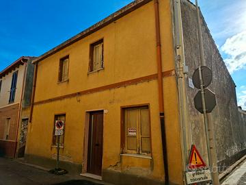 Casa Indipendente su due livelli - Cortile interno