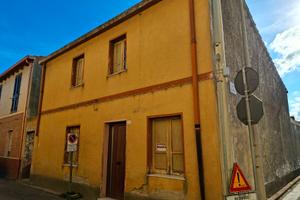 Casa Indipendente su due livelli - Cortile interno