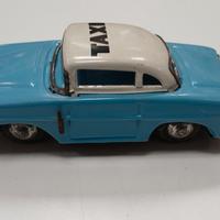 MODELLO AUTO TAXI VINTAGE IN LATTA 