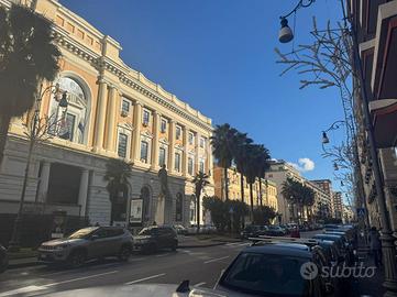 NEGOZIO A SALERNO