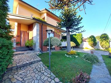 PORZIONE DI BIFAMILIARE A INVERUNO