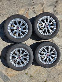 4 cerchi in lega 15'' e gomme BFGoodrich Punto Evo